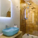 Lepke Apartmanhaz Es Etterem Guest house Tihany