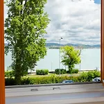 Lepke Apartmanhaz Es Etterem Guest house 3*