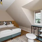 Lepke Apartmanhaz Es Etterem