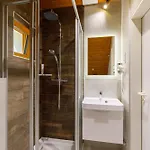 Lepke Apartmanhaz Es Etterem Tihany