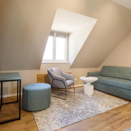 Lepke Apartmanhaz Es Etterem 3* Tihany