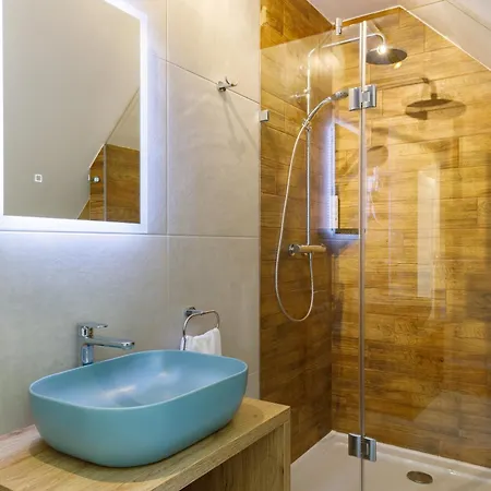 Lepke Apartmanhaz Es Etterem Gasthof Tihany