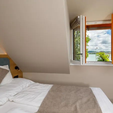 Lepke Apartmanhaz Es Etterem Gasthof