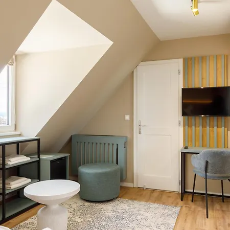 Lepke Apartmanhaz Es Etterem Tihany