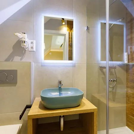 Lepke Apartmanhaz Es Etterem 3* Tihany