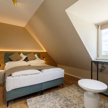 Lepke Apartmanhaz Es Etterem Gasthof