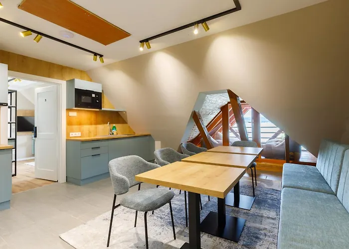 Lepke Apartmanhaz Es Etterem