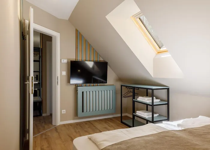 Lepke Apartmanhaz Es Etterem 3*