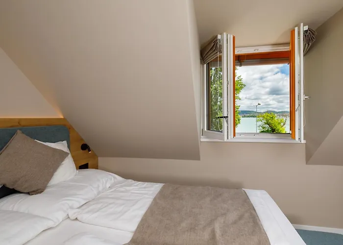 Lepke Apartmanhaz Es Etterem Gasthof