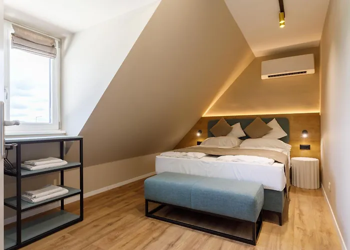 Gasthof Lepke Apartmanhaz Es Etterem Tihany