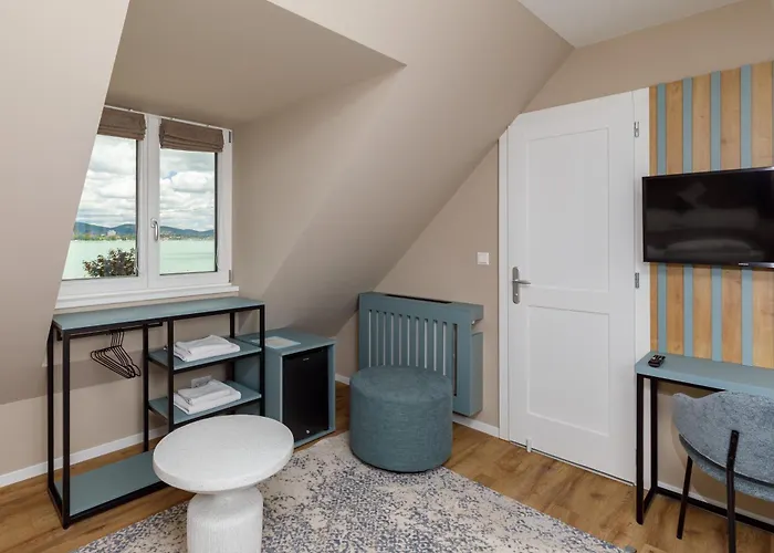 Lepke Apartmanhaz Es Etterem 3*