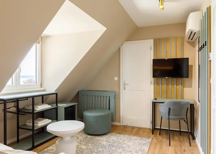 Lepke Apartmanhaz Es Etterem Tihany