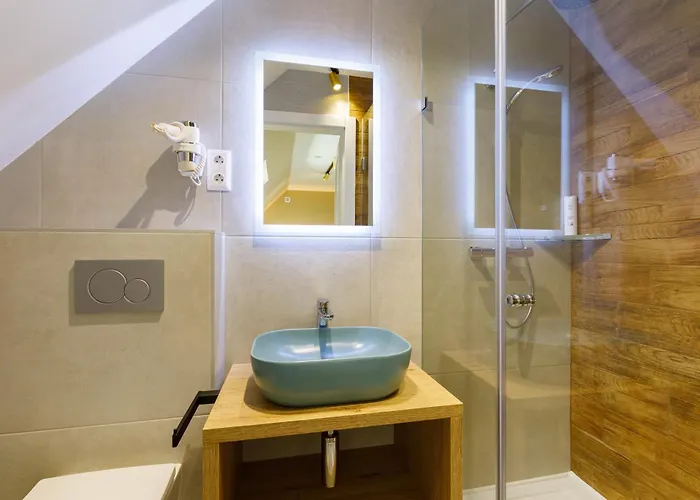 Lepke Apartmanhaz Es Etterem 3* Tihany