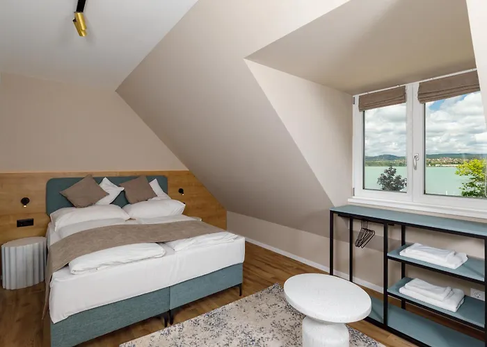 Lepke Apartmanhaz Es Etterem