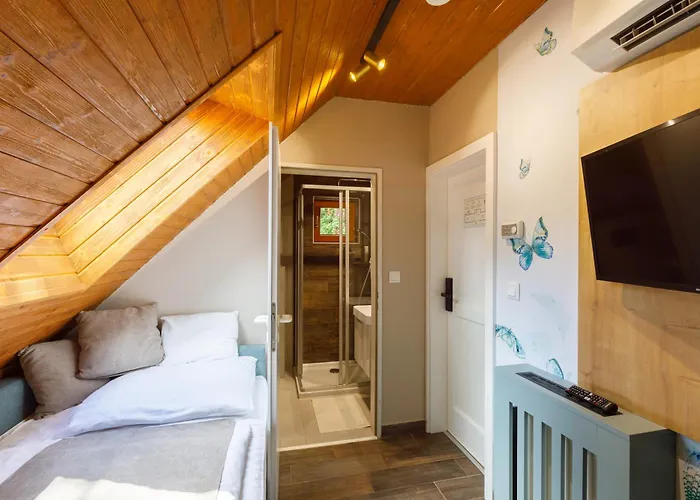 Lepke Apartmanhaz Es Etterem